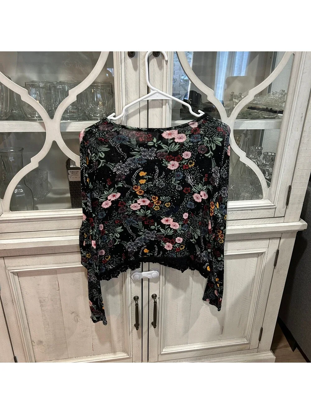 H&M Divided Floral Crochet Trim Cropped Sweater Top M Lace Hem Romantic Grunge